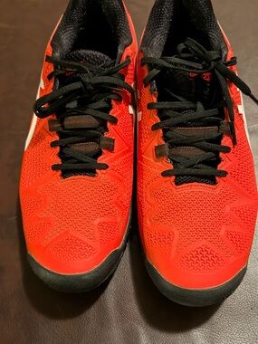 Asics gel resolution tennis shoes